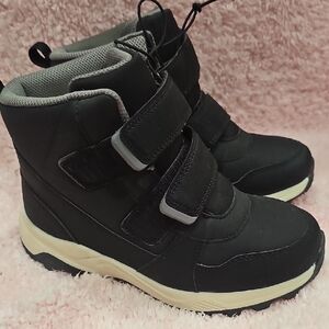 Cat & Jack Black and Cream Kids Snow Boots